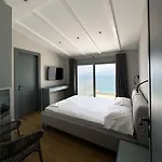 Elite Sea View Jacuzzi Penthouses Саранда