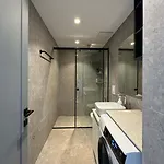 Апартаменты Elite Sea View Jacuzzi Penthouses *