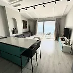 Elite Sea View Jacuzzi Penthouses Апартаменты Саранда