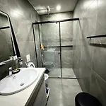 Апартаменты Elite Sea View Jacuzzi Penthouses Саранда