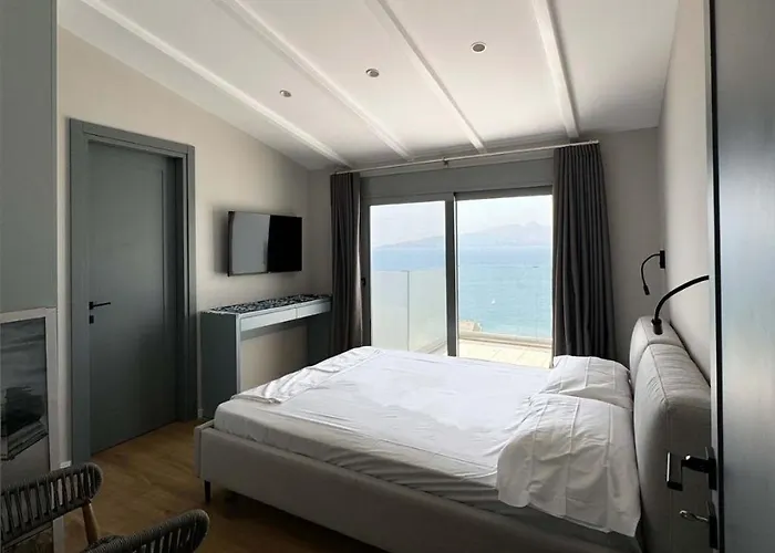 Elite Sea View Jacuzzi Penthouses Sarande