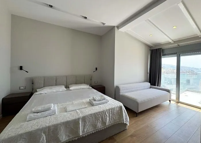 Elite Sea View Jacuzzi Penthouses