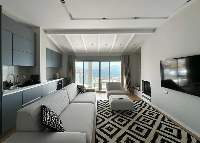 Elite Sea View Jacuzzi Penthouses Sarande