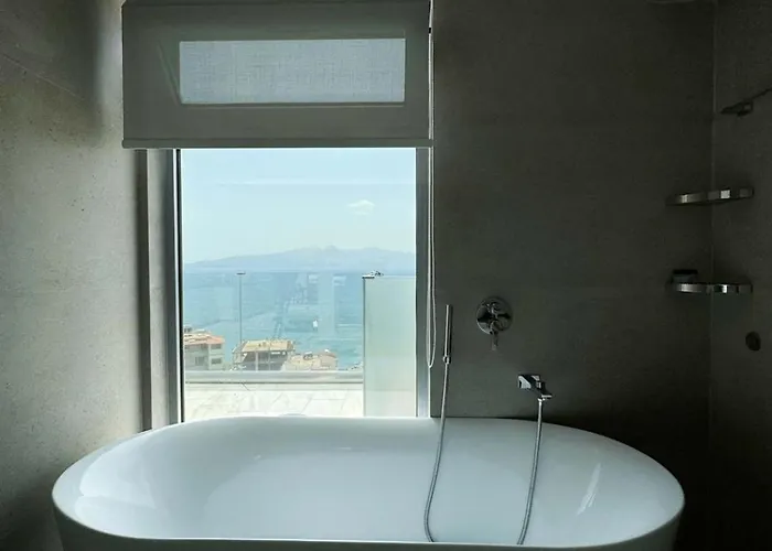 Elite Sea View Jacuzzi Penthouses * Sarande
