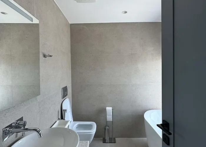 Elite Sea View Jacuzzi Penthouses *