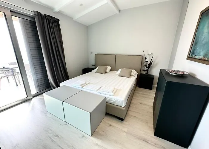 Apartment Elite Sea View Jacuzzi Penthouses