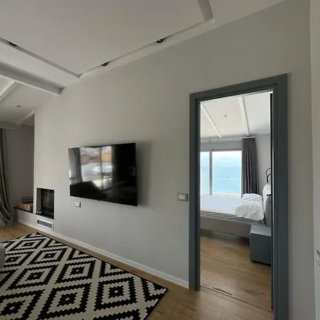 Penthouse Sea View *