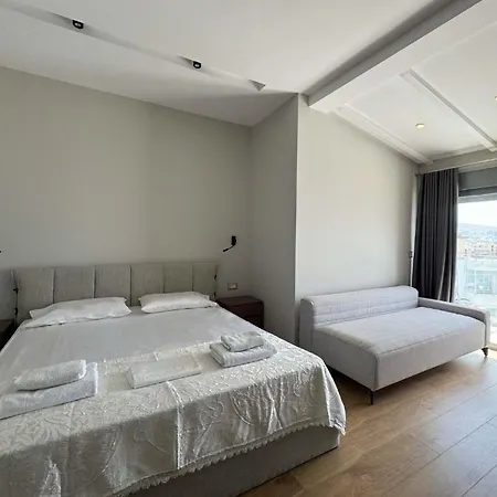 Elite Sea View Jacuzzi Penthouses