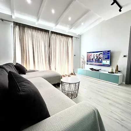 Elite Sea View Jacuzzi Penthouses Σαράντα