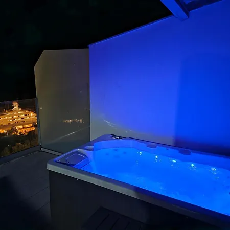 Elite Sea View Jacuzzi Penthouses Διαμέρισμα