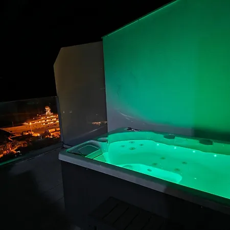 Elite Sea View Jacuzzi Penthouses Διαμέρισμα