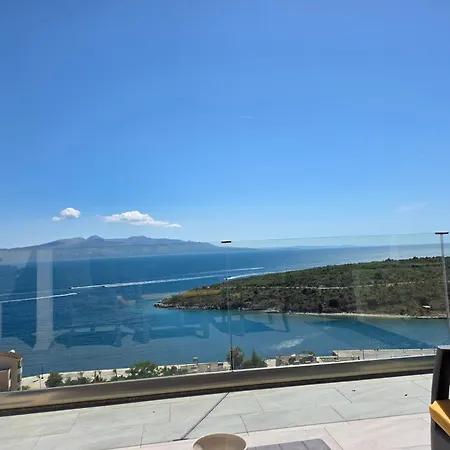 Elite Sea View Jacuzzi Penthouses * Saranda