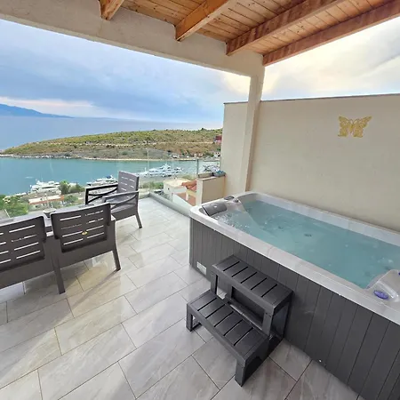 Elite Sea View Jacuzzi Penthouses Appartamento Sarandë