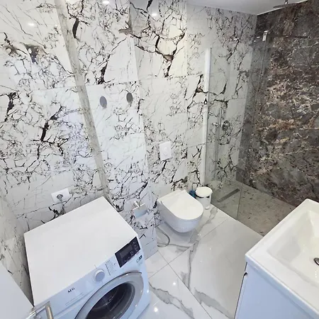 Elite Sea View Jacuzzi Penthouses Appartamento *