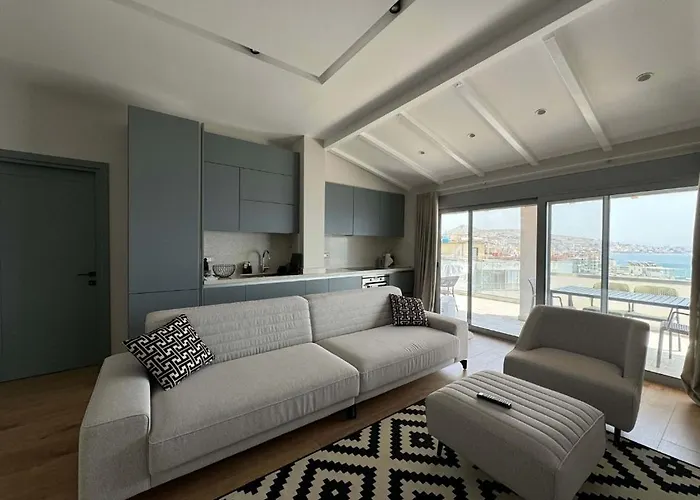 Elite Sea View Jacuzzi Penthouses Saranda